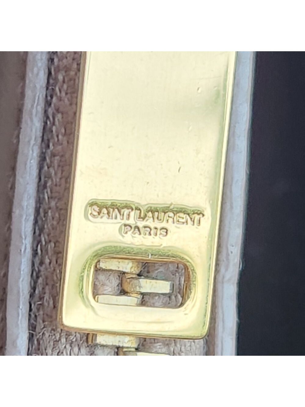 Yves Saint Laurent Tan Wallet Gold Hardware. - Picture 15 of 15